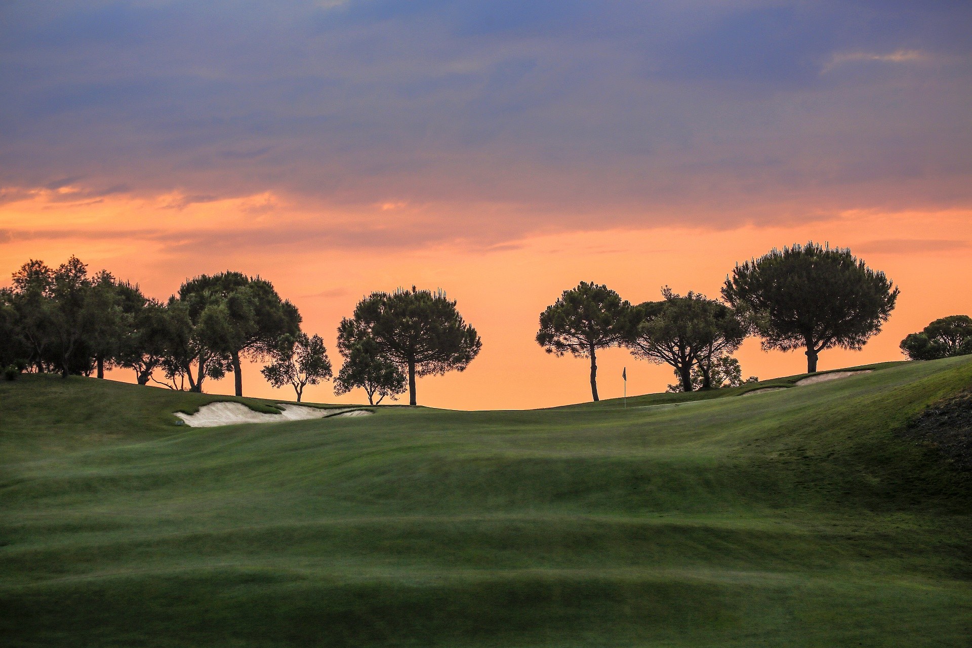 Kvällsljus över Campo Asia på La Cala Resort som inspiration till golfgängets resa